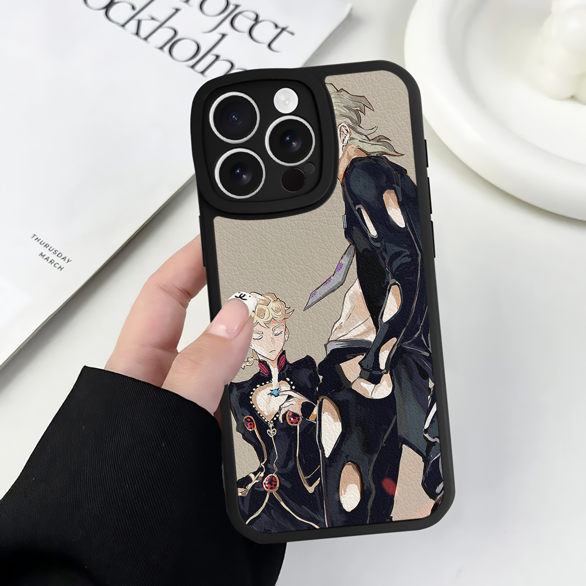 （画像用） ジョジョの奇妙な冒険 JoJo's Bizarre Adventure 【iPhone 16シリーズ対応】シリコンスマホケース（レザー調） 材質：シリコン